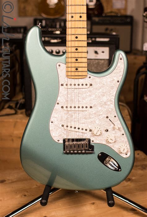 Fender USA Stratocaster Early 2000's Rare Color [Used] – Ish Guitars