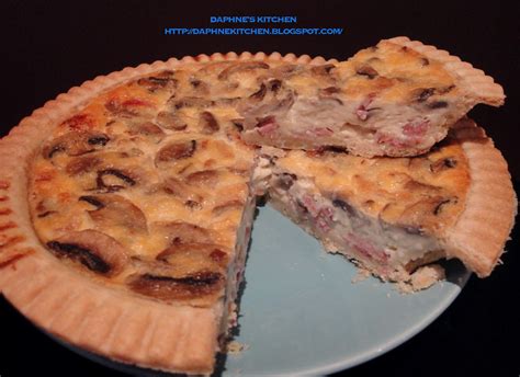 Daphne's Kitchen: 7'' Mushroom & Bacon Quiche