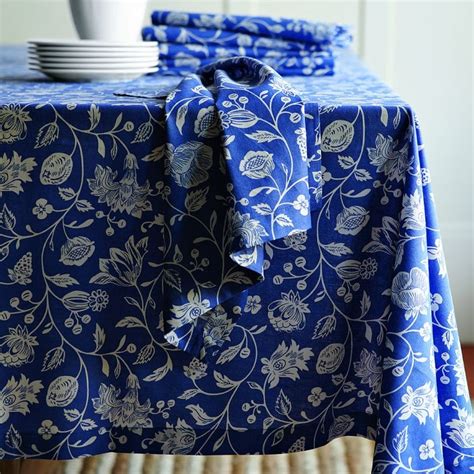 blue and white kitchen table cloth and napkins | Table cloth, Blue ...