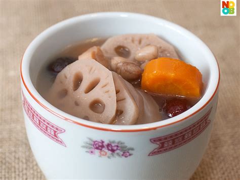 Lotus Root Soup with Peanuts Recipe 莲藕汤