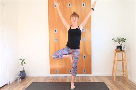 20-minute tree pose sequence for beginners - Vrksasana Yoga Class