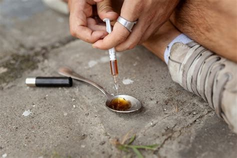 How is Heroin Abused: Snorting, Smoking, Injecting - Addiction Rehabilitation at Windward Way ...