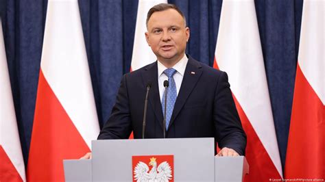 Polish president seeks closure of court body to end EU row – DW – 02/03 ...