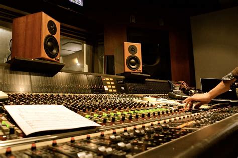 How Do Audio Engineers Make Money? - Home Music Producer