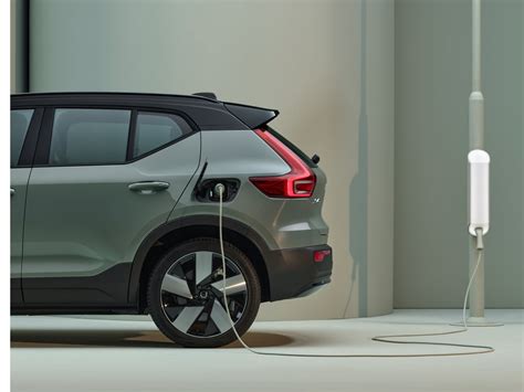 Volvo Recharge – our range of pure electric and plug-in hybrid cars | Volvo Cars Springwood