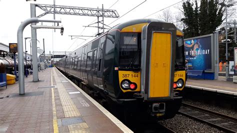 Great Western Railway: British Rail Class 387 at Ealing Broadway - YouTube