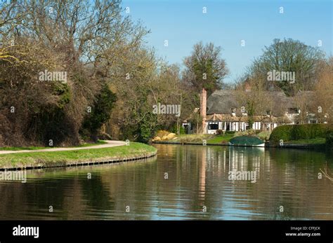 A picturesque thatched cottage at Fen Ditton, Cambridgeshire, England Stock Photo - Alamy