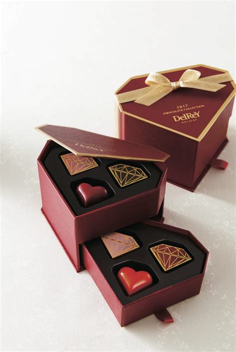 geometric box with hinge lid and drawer | Chocolate packaging design, Chocolate box packaging ...