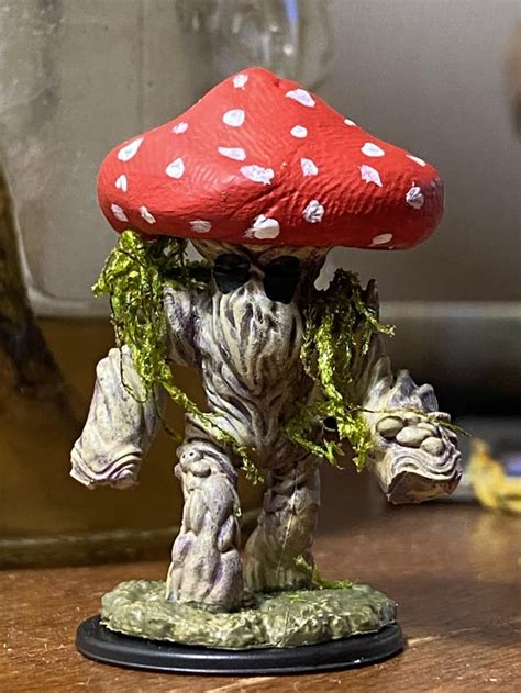 [OC] I painted my Myconid PC mini! Definitely my most challenging piece ...