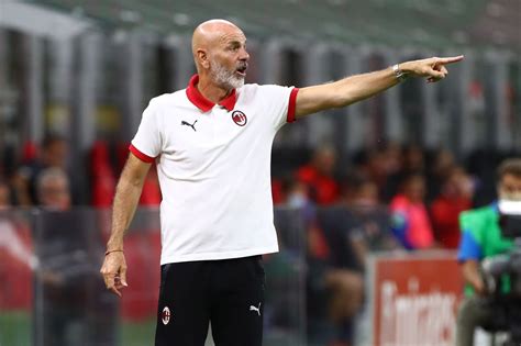 AC Milan Manager Stefano Pioli Comments On The Market As Packed Ending ...