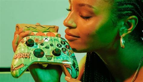 These pizza-scented TMNT Xbox controllers look good enough to eat