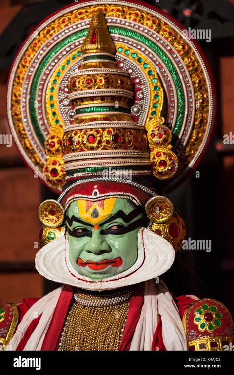 Portrait, Kathakali Dance, Pacha or Pachcha Character, Cochin, Kerala, India Stock Photo - Alamy