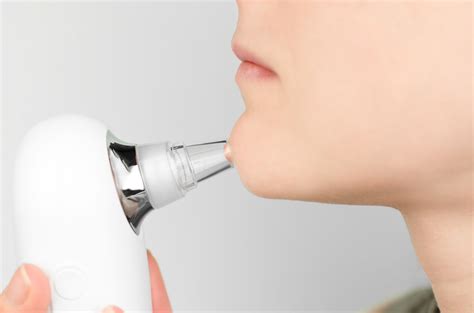 9 Best Pore Vacuum & Blackhead Suction Tools and How to Use Them