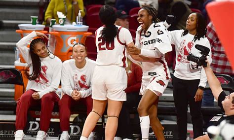 Razorbacks women’s basketball gets revenge, wipes Kentucky off court