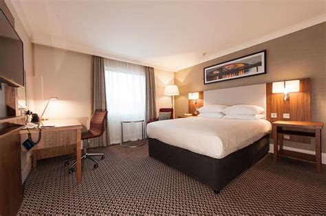 DoubleTree by Hilton Edinburgh Airport - Travel Guide Scotland