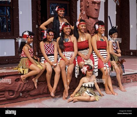 Maori women in traditional clothing Stock Photo - Alamy