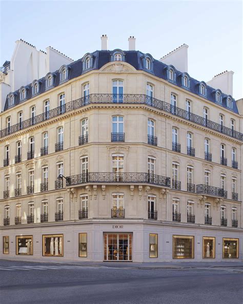 DIOR | Dior Boutique | France | Paris | 26 Avenue Montaigne