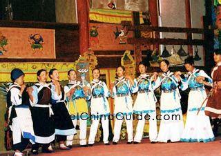 Lijiang Nightlife: Naxi Ancient Music and Dance, Dongba Palace