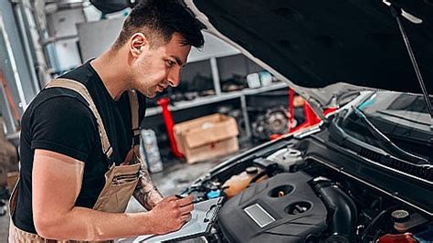 The US"s Top 10+ Most Esteemed Auto-Mechanic Schools | KnowInsiders