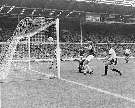 FA CUP FINAL 1975. West Ham vs Fulham.