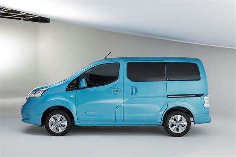 Mash a Nissan Leaf and NV200 Van together - you get the Nissan e-NV200 - The Fast Lane Truck