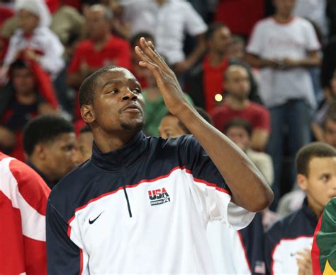 Kevin Durant makes NBA history with 10,000 field goals