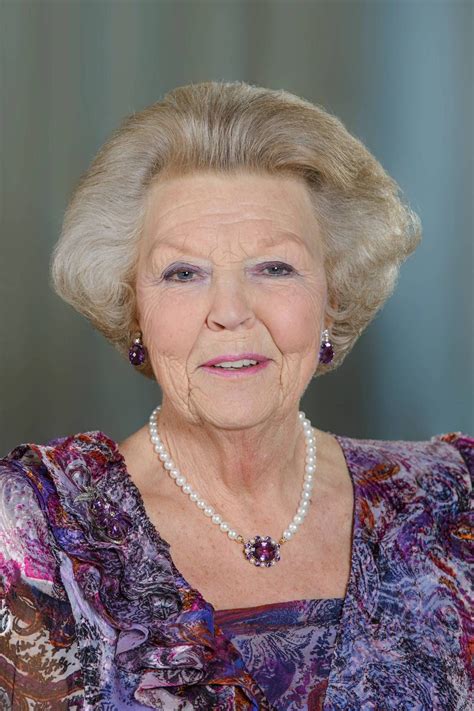 Portretfoto's Prinses Beatrix | Королевские драгоценности, Королева ...