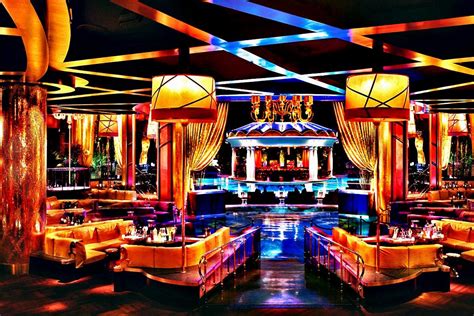 How to Get into Las Vegas Clubs for Free - Le Chic Geek