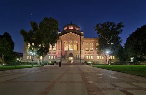 Powell Library using night mode : r/galaxyphotography