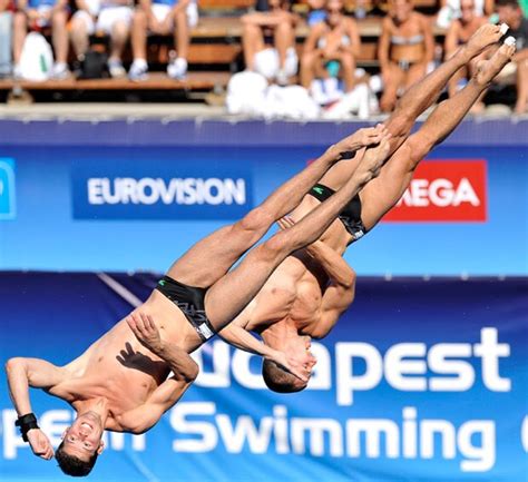 Men's and women's synchronised diving at the European Swimming ...