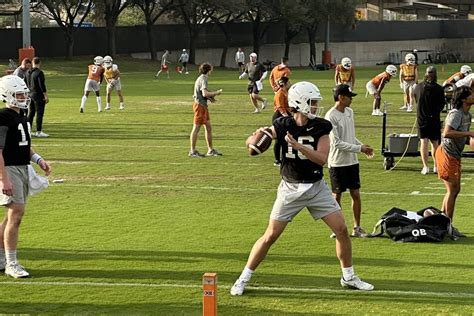 Arch Manning shows improvement while training with quarterback coach