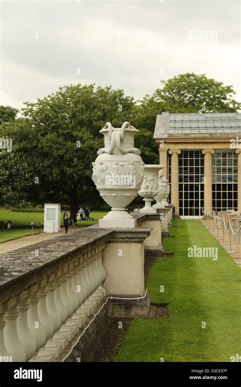 Buckingham Palace & Garden Stock Photo - Alamy