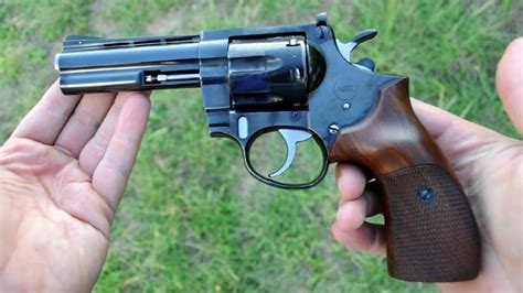 Shooting the Korth Combat revolver - German perfection in 357 Magnum ...