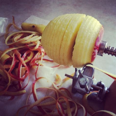 This thing is so fast and easy to use. Apple Peeler Corer Slicer, Apple ...