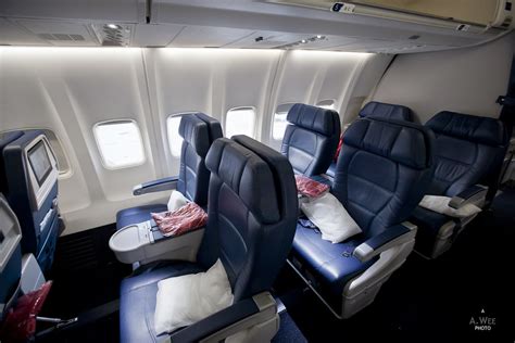 Review of Delta Air Lines flight from Seattle to Atlanta in Business