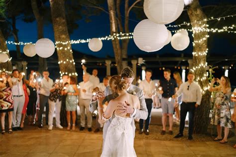 Ultimate Guide to Setting Up an Outdoor Wedding Dance Floor