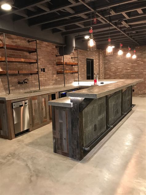 Industrial basement bar Basement Bar Ideas - #basementbar #basementbarideas #barideas #caveman # ...