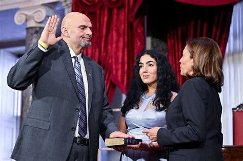 John Fetterman Got a New Suit for His Senate Swearing-In - The New York Times