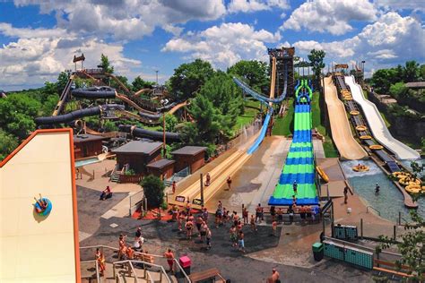 Largest Water Park In United States | Water park, Wisconsin dells ...