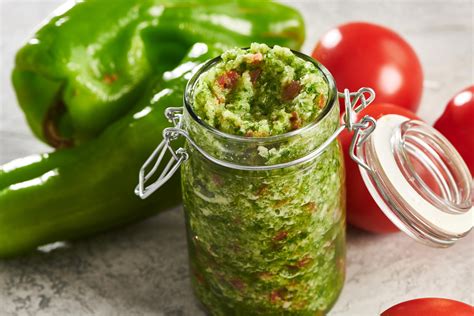 Puerto Rican Sofrito Recipe | How to Make Sofrito — The Mom 100