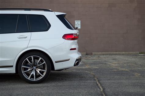 2020 BMW X7 M50i is ready to have a blast - CNET