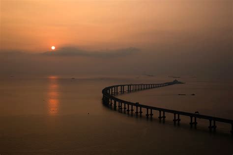 World's longest sea bridge between Hong Kong and Macau set to open | SBS News