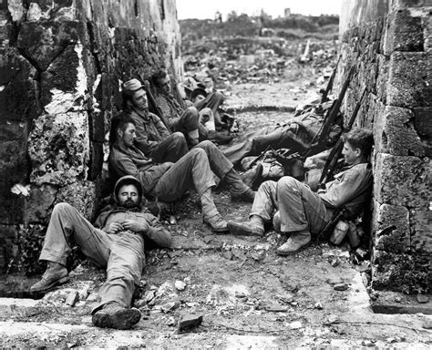 [Photo] Men of US 6th Marine Division resting in Naha, Okinawa, Japan, 29 May 1945 | World War ...