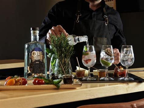 Gin tasting experience in Athens 2024