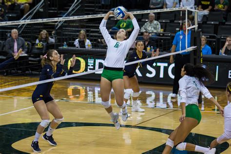 PHOTO GALLERY: Oregon volleyball vs. California | KVAL