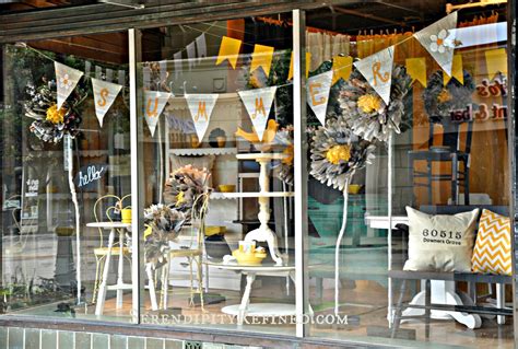 100+ Creative Summer Window Displays, Ideas & Designs | Zen Merchandiser