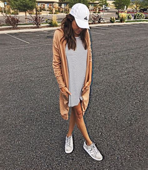 See this Instagram photo by @hellofashionblog • 11.6k likes | Outfits with hats, White baseball ...