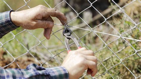 How to Repair a Chain Link Fence