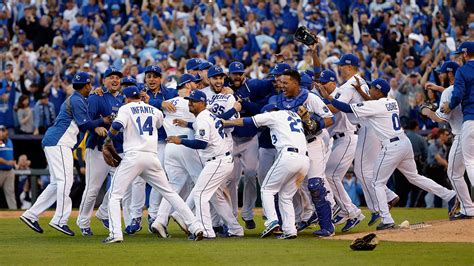 Royals sweep Orioles to reach World Series