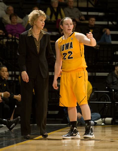 Bluder on the cusp of 600 | Iowa Now - The University of Iowa